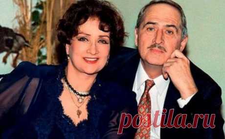 Удивительная история любви: Зинаида Кириенко и Валерий Тарасевский В свое время брак Зинаиды Кириенко и Валерия Тарасевского вызвал много разговоров в творческой среде. Ей было 27 лет, а ему всего 17. Он всегда и во всем поддерживал свою знаменитую супругу, ежедневно доказывая, что вышла замуж она не за мальчика, но за Мужчину.