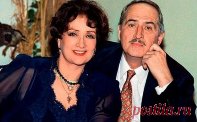 Удивительная история любви: Зинаида Кириенко и Валерий Тарасевский В свое время брак Зинаиды Кириенко и Валерия Тарасевского вызвал много разговоров в творческой среде. Ей было 27 лет, а ему всего 17. Он всегда и во всем поддерживал свою знаменитую супругу, ежедневно доказывая, что вышла замуж она не за мальчика, но за Мужчину.