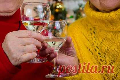 Рожденные в один день подруги отметили 101-летие и раскрыли секреты долгой жизни. Рожденные в один день 101-летние жительницы Шотландии раскрыли секреты долголетия. Подруги Джэнет Харви и Энн О'Коннелл родились 28 сентября 1922 года. Они отметили день рождения в доме престарелых. Обе долгожительницы постоянно работали и вели активный образ жизни в молодости.