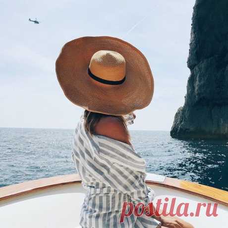 Под парусом