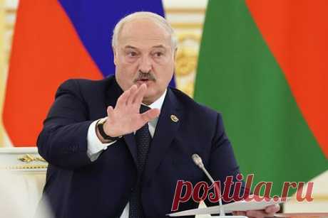 В Госдуме сообщили о болезни у Лукашенко. Первый замглавы комитета Госдумы по делам СНГ Константин Затулин сообщил, что президент Белоруссии Александр Лукашенко заболел. Он подчеркнул, что это не коронавирус, но не стал называть заболевание. Ранее сообщалось, что Лукашенко пропустил церемонию празднования Дня флага, герба и гимна Белоруссии.