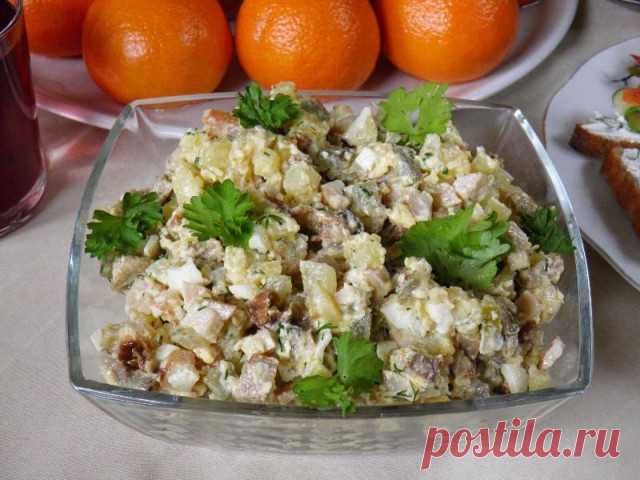 Салат Боярский с курицей и грибами рецепт с фото пошагово - 1000.menu