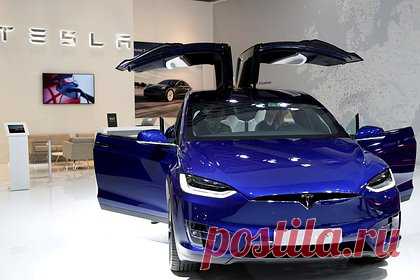 Tesla снизила цены на дорогие электромобили. Американская компания Tesla начала продажи дешевых версий электрокаров Model S и X. В корпорации выпустили электромобиль Model S, который оценили в 78 490 долларов. Также в продаже появился Model X, который стоит 88 490 долларов. Новые версии машин оказались на 10 тысяч долларов дешевле, чем обычные модификации.