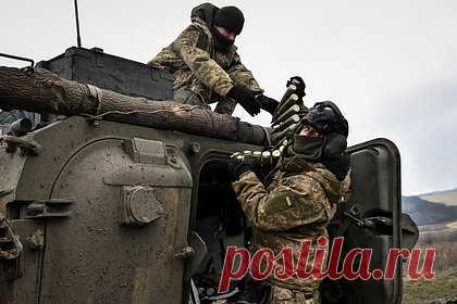 В США заявили об острой нехватке боеприпасов у ВСУ. У Вооруженных сил Украины (ВСУ) ощущается нехватка боеприпасов, которая с каждым днем становится более острой. Об этом рассказал журналист CNN Фредерик Плейтген. Корреспондент также рассказал об упадническом настроении, царящем в штабе артиллерийского подразделения 93-й механизированной бригады ВСУ.