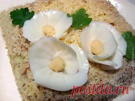 Салат &quot;Три цветочка&quot; - вкусно и быстро
Нашла этот рецепт и очень обрадовалась. салат получается очень вкусным и красивым. Советую попробовать.  Рецепт тут