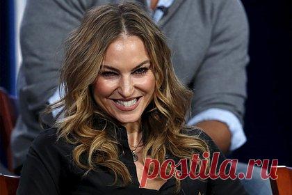 Звезда «Клана Сопрано» создала аккаунт в OnlyFans из-за долгов. Звезда сериала «Клан Сопрано», актриса Дреа де Маттео создала аккаунт на популярной платформе OnlyFans из-за кредитных долгов. По словам актрисы, она завела страницу для выкладывания эротического контента, когда ей грозила потеря дома. Де Маттео отметила, что быстро смогла вернуть долг риелторам.