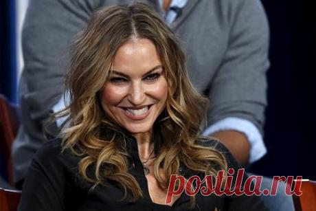 Звезда «Клана Сопрано» создала аккаунт в OnlyFans из-за долгов. Звезда сериала «Клан Сопрано», актриса Дреа де Маттео создала аккаунт на популярной платформе OnlyFans из-за кредитных долгов. По словам актрисы, она завела страницу для выкладывания эротического контента, когда ей грозила потеря дома. Де Маттео отметила, что быстро смогла вернуть долг риелторам.