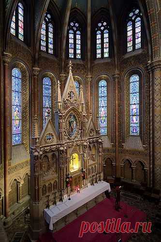 The Altar of the Matthias Church on Castle Hill in Budapest. HUngary,  
flickr от forest gan   |  Найдено на сайте flickr.com.
