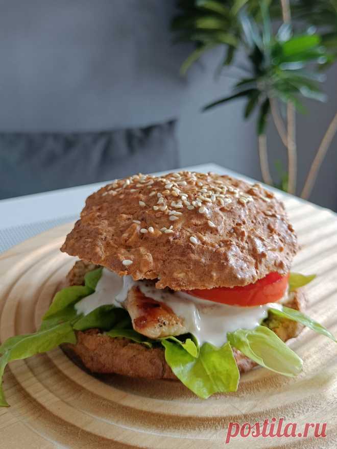 ПП-бургер с курицей и морковной булочкой - хрустящий, сочный и полезный | #homeaesthetics | Дзен
