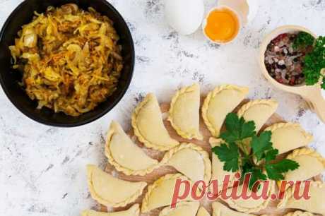 25 самых вкусных начинок для вареников - Будет вкусно - 17 марта - Медиаплатформа МирТесен Вареники никогда и никому не надоедают, тем более с таким разнообразием начинок. Собрали для тебя 25 лучших вариантов – от классики до самых оригинальных. Тут и сладкие, и соленые начинки – на любой вкус! 1. Творожная начинка для вареников Фото: dzen.ru Тебе понадобится: 400 г творога, 3 яичных - 17 марта - 43357149560 - Медиаплатформа МирТесен