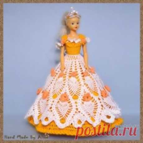 Платье для барби. Работа Alise Crochet Календари: 1992 год - Танцуем котильон - Мисс Апрель 1992 год Для куклы: Barbie, Барби старого образца Дата проекта: 2007 г. Техника: вязание крючком Сложность