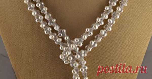 White pearl lariat with bells N1314