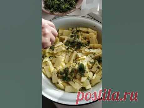 Если кабачков много, а груздей мало, то можно сделать закуску "кабачки как грузди".