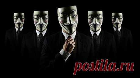 Человек, притворяясь, забывает, что маска прирастает к коже, а после врастает и в мясо. Исключений нет, какой бы чужеродной и временной маска ни казалось бы поначалу. Один претворяется слабым и становится слабым. Другой притворяется циником и становится циником. Ничто не бетонирует душу быстрее лжи. Вода принимает форму того сосуда, в котором находится. А если вода замерзает, то сосуд лопается.Нужно быть очень осторожным со временным. Оно очень скоро становится постоянным.
Йозеф Эметс