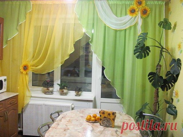Шторы в интерьере: выбираем изделия, подходящие для кухни Содержание Какой материал идеально подходит для кухни? Расцветка: что выбрать?...