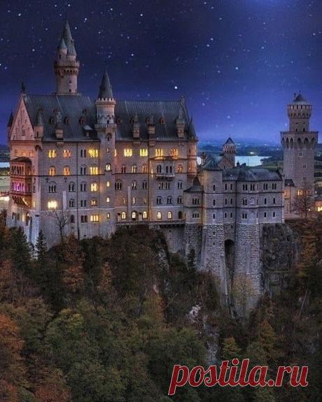 Schloss Neuschwanstein в Instagram: «@neuschwanstein.castle at night☝🏼✨🌙 . . #neuschwanstein #schlossneuschwanstein #neuschwansteincastle #bayern #bavaria #castle…» 1,480 отметок «Нравится», 29 комментариев — Schloss Neuschwanstein (@neuschwanstein.castle) в Instagram: «@neuschwanstein.castle at night☝🏼✨🌙 . . #neuschwanstein #schlossneuschwanstein…»