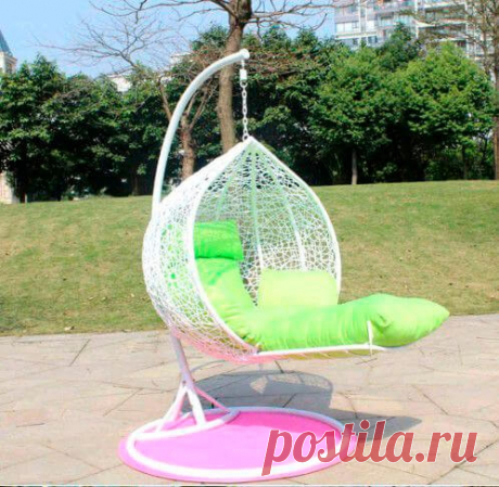 Плетённое кресло качалка подвесное с подставкой для ног