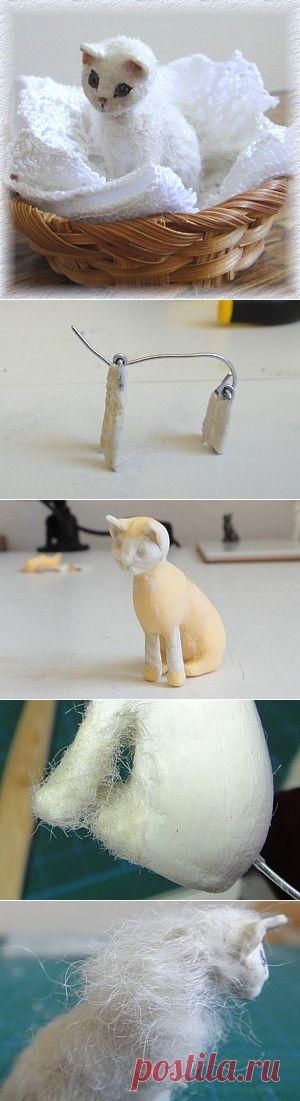 Миниатюрная кошечка из пластики