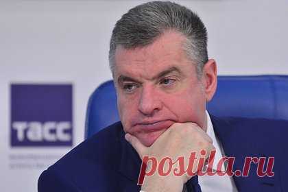 В Госдуме раскритиковали итоги саммита G7. Глава думского комитета по международным делам и лидер ЛДПР Леонид Слуцкий раскритиковал итоги саммита «Большой семерки», заявив, что лидеры объединения толкают планету к большой войне. По мнению политика, страны Группы семи используют однобокие формулировки, шантаж.