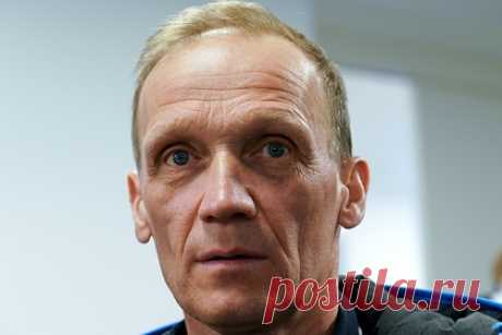 Бывший глава Союза биатлонистов России раскритиковал раскол в мужской сборной. Бывший глава Союза биатлонистов России Владимир Драчев оценил разделение мужской сборной на две группы. «Это путь к анархии — матери порядка, когда спортсмен делает то, что он хочет», — отметил специалист. Драчев удивился, что биатлонисты предпочли группе старшего тренера Юрия Каминского команду Сергея Башкирова.