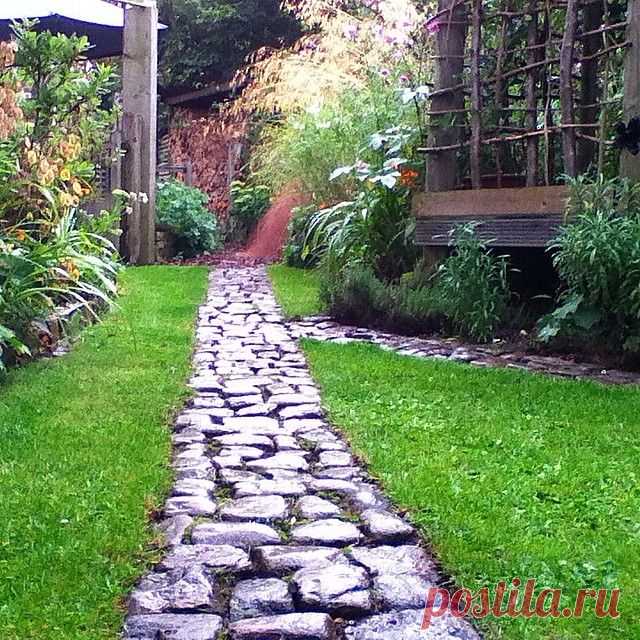 Садовая дорожка из камня своими руками