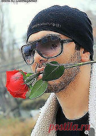 роза по испански для любимой, прикоснись губами и прими её