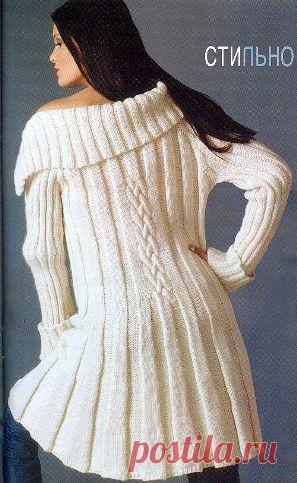 Стильное белое вязаное пальто.