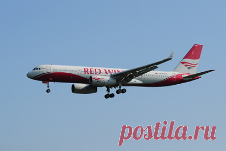 Рейсы в Узбекистан запустили из Махачкалы. Авиакомпания Red Wings в декабре начнет выполнять рейсы из Махачкалы в узбекский город Навои. Рейсы из Дагестана запланированы на 25 декабря и 8 января, а обратные вылеты — на 26 декабря и 9 января соответственно, пассажиром необходимо предъявит справку с отрицательным ПЦР-тестом.