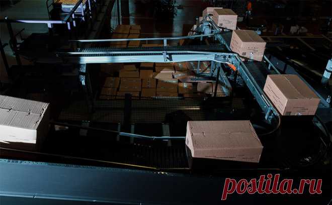 Мишустин не поддержал инфраструктурный сбор с маркетплейсов. Предложение было частью концепции повышения эффективности Почты России, которую на совещании в правительстве представил ее гендиректор Михаил Волков. Сбор не поддержали, так как он был бы переложен на покупателей, говорит источник