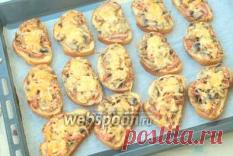 Горячие бутерброды с колбасой и шампиньонами