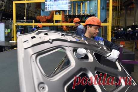 «АвтоВАЗ» попросил придумать понятное русскому человеку название новой Lada. Российский автоконцерн «АвтоВАЗ» обратился к подписчикам в социальных сетях и попросил придумать название для нового городского кроссовера B+ класса. Оно должно быть оригинальным и благозвучным, иметь написание на латинице и быть «близким и понятным русскому человеку».