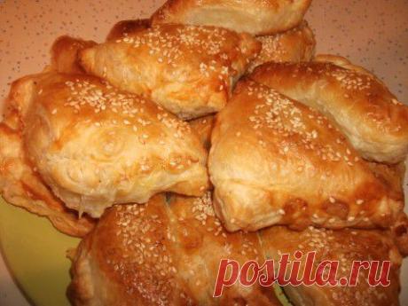 Слоеные пирожки с рисом яйцом и зеленью - на завтрак | Четыре вкуса