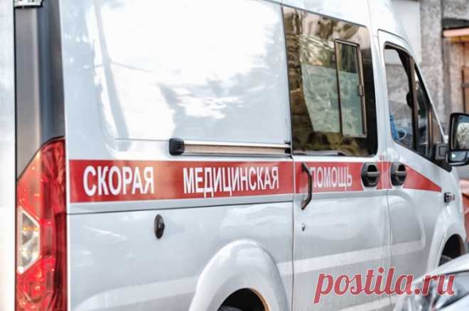 Хозяин авто страховки не получит. Ребенок упал с 12 этажа на «Пежо» и выжил. Утро субботы, 18 ноября, в столичном районе Текстильщики началось с ЧП. На Саратовской улице из окна 12 этажа выпал 15-летний подросток. Парню повезло, он выжил. Упал на припаркованную под окном машину.