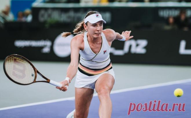 Четвертая ракетка России победила сестру Мирры Андреевой в Дохе. Екатерина Александрова в трех сетах победила 19-летнюю Эрику Андрееву. В третьем круге она теперь сыграет с первой ракеткой мира Игой Свёнтек из Польши