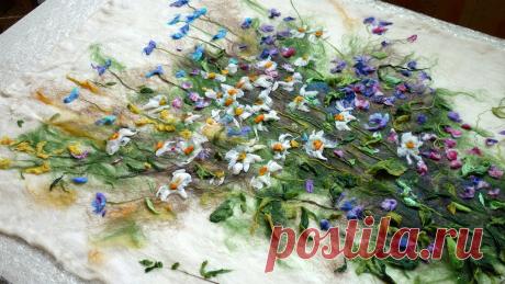 Особенности мокрого валяния из шерсти История мокрого валяния шерсти. Какие инструменты и материалы нужны для валяния на марле, шелке и других тканях? Техника валяния и секреты опытных мастеров.  Как сделать валенки?