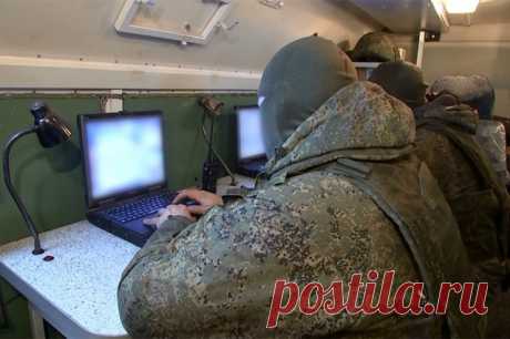 Новый российский дрон-камикадзе «Овод» успешно применили в сумерках. Беспилотник нанес удар по наблюдательному пункту противника.