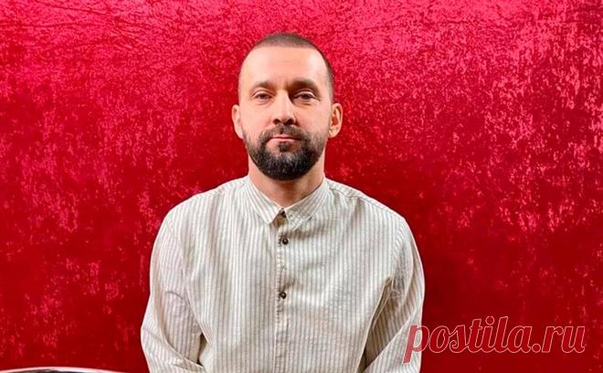 Суд назвал основания для признания комика Белого иноагентом. Комика и экс-участника Comedy Club Руслана Белого внесли в реестр иноагентов в том числе из-за постов с критикой спецоперации в его соцсетях, говорится в тексте решения Замоскворецкого суда Москвы.