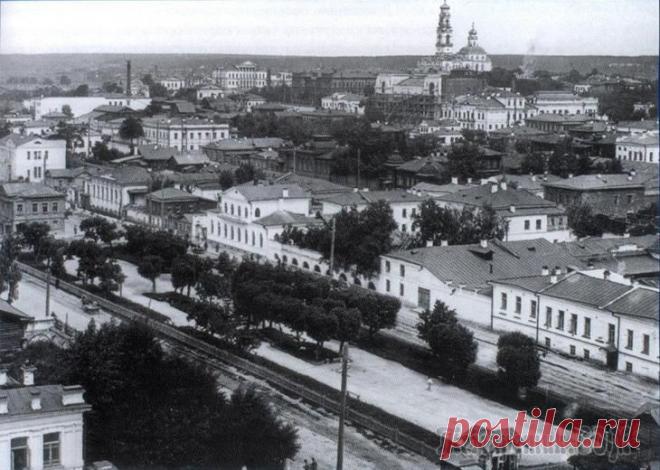 Красная линия Екатеринбурга. Нуровский сквер.