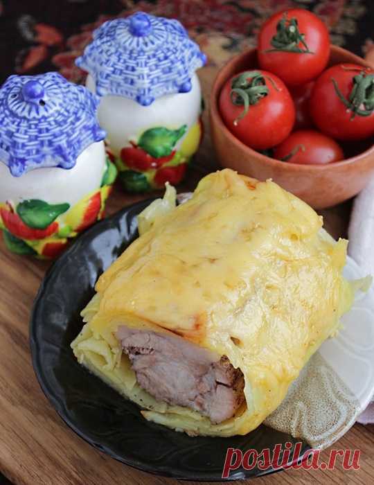 Мясо свинины запеченное в картофеле с сырной корочкой