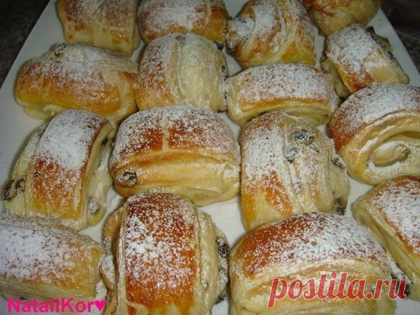 Слойки с творогом и изюмом