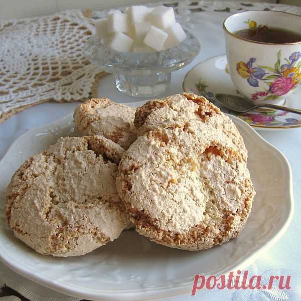 Traditional Polish Christmas Cookie Recipes to Make This Holiday Bring some Polish tradition to your cookie jar this Christmas with any of these nine time-honored cookies, from amaretti to wafle to pecan crescents.