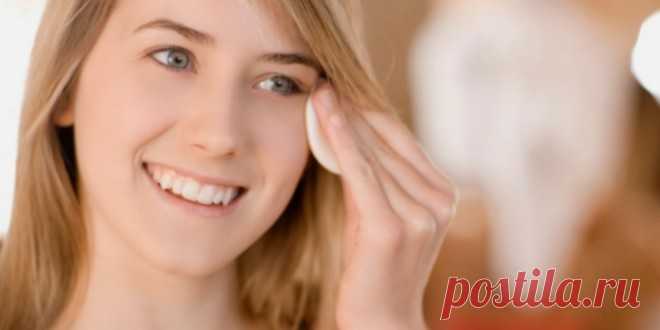 Касторовое масло — свойства и применение для лица 					Касторовое масло получают путем выжимания клещевины (клещевина обыкновенная). Не смотря на широкий спектр применения, клещевина считается ядовитым растением, ведь в ней содержатся опасные ядовиты…