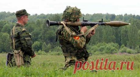 РПГ-7 Ручной противотанковый гранатомёт РПГ-7. 0 Ручной гранатомет РПГ-7 наряду с автоматом Калашникова сегодня самое популярное оружие в мире. Разработали его в 1960-х годах в СССР, на государственном предприятии «Базальт»...