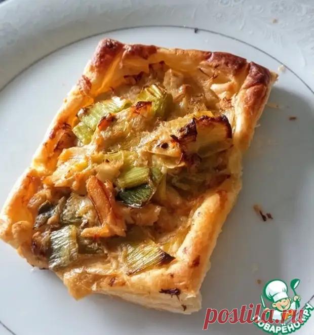 Слойки из лука-порея и крабового мяса