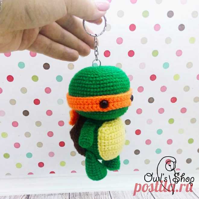 PDF Черепашка Ниндзя крючком. FREE crochet pattern; Аmigurumi animal patterns. Амигуруми схемы и описания на русском. Вязаные игрушки и поделки своими руками #amimore - черепаха, маленькая черепашка ниндзя.