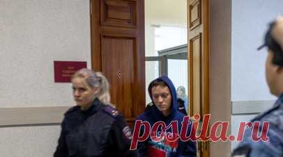 Приставы начали конфискацию имущества певца Шарлота. Судебные приставы начали конфискацию имущества певца Эдуарда Шарлота*. Читать далее