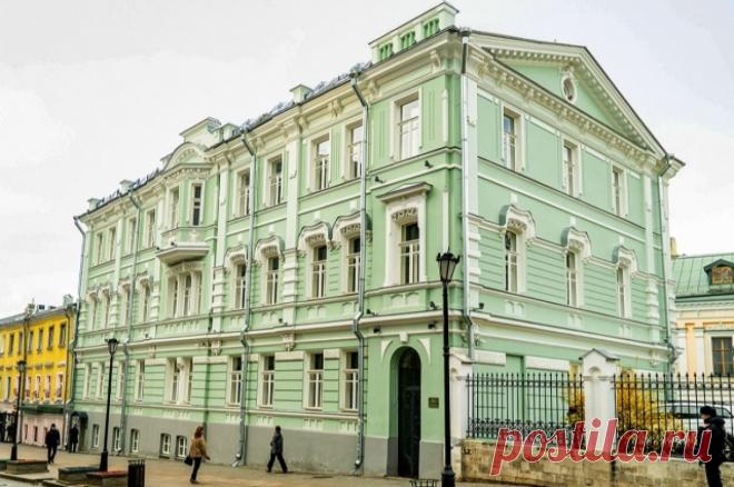 Собянин: доходному дому на улице Забелина вернули исторический облик. Реставраторы восстановили историческую планировку и декор здания.