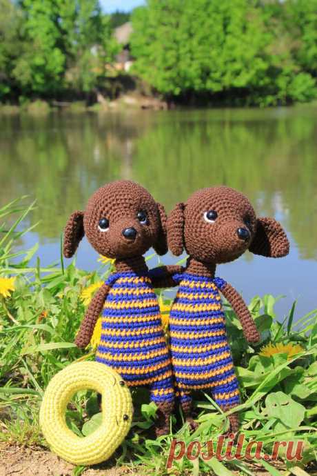 PDF Такса Риччи крючком. FREE crochet pattern; Аmigurumi animal patterns. Амигуруми схемы и описания на русском. Вязаные игрушки и поделки своими руками #amimore - такса, собака, пёс, собачка, щенок, пёсик.