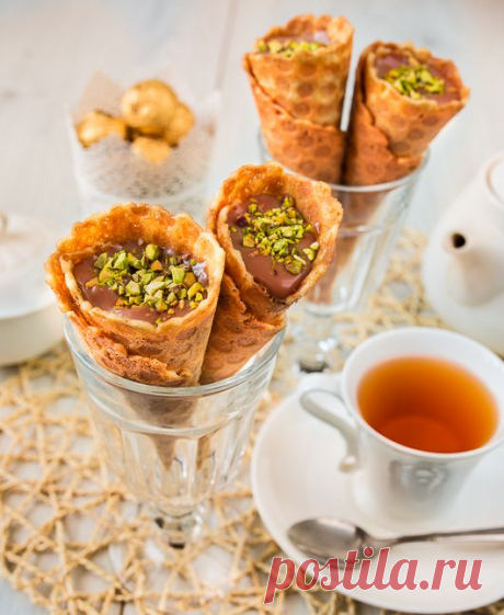 Вафельные трубочки с заварным шоколадным кремом | Вкусный блог - рецепты под настроение