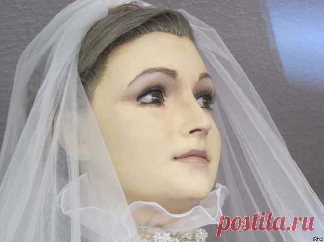 Загадочное и необъяснимое » Жуткий манекен La Pascualita
